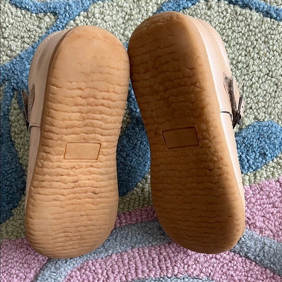 L'Amour Beige Kids Dress Shoes with Bow - Picture 3 of 5